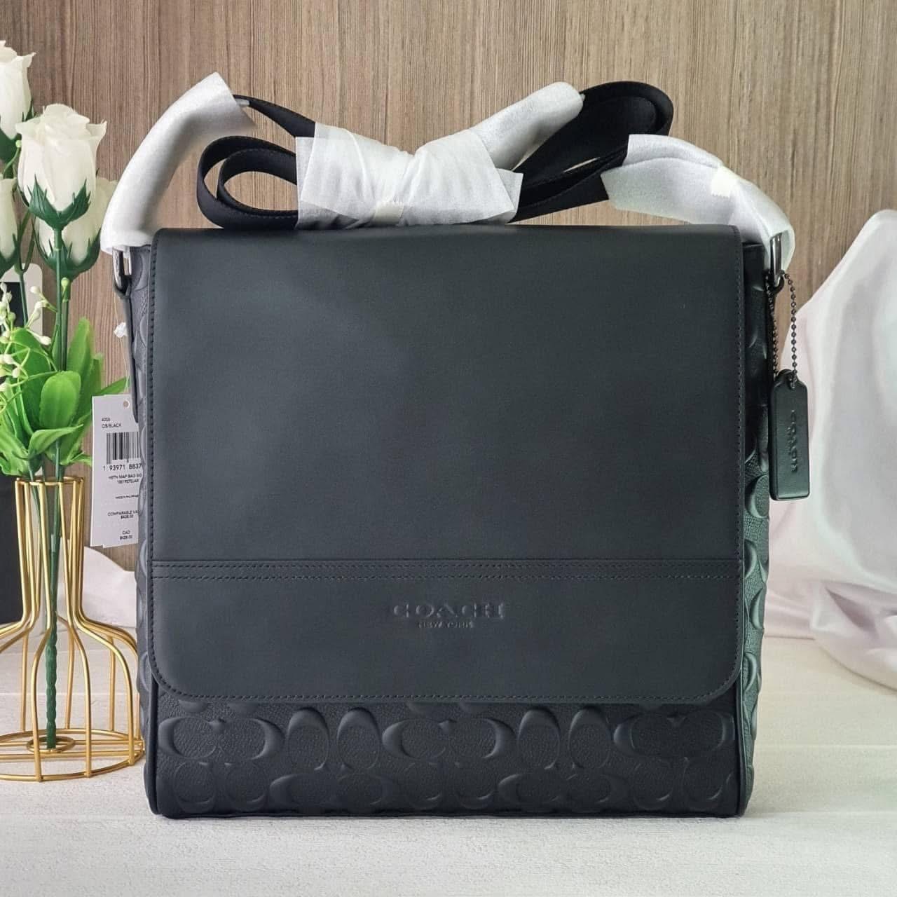 กระเป๋าสะพายข้างผู้ชายCoach HOUSTON MAP BAG PEBBEL LEATHER IN BLACK