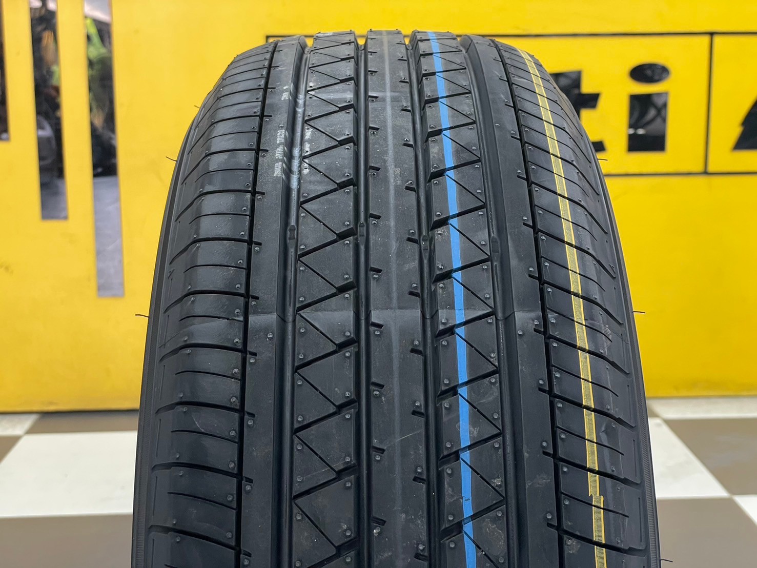 ยางใหม่โยโกฮาม่า #Yokohama BluEarth-VAN #RY55 235/65R16 ยางใหม่ปี2024