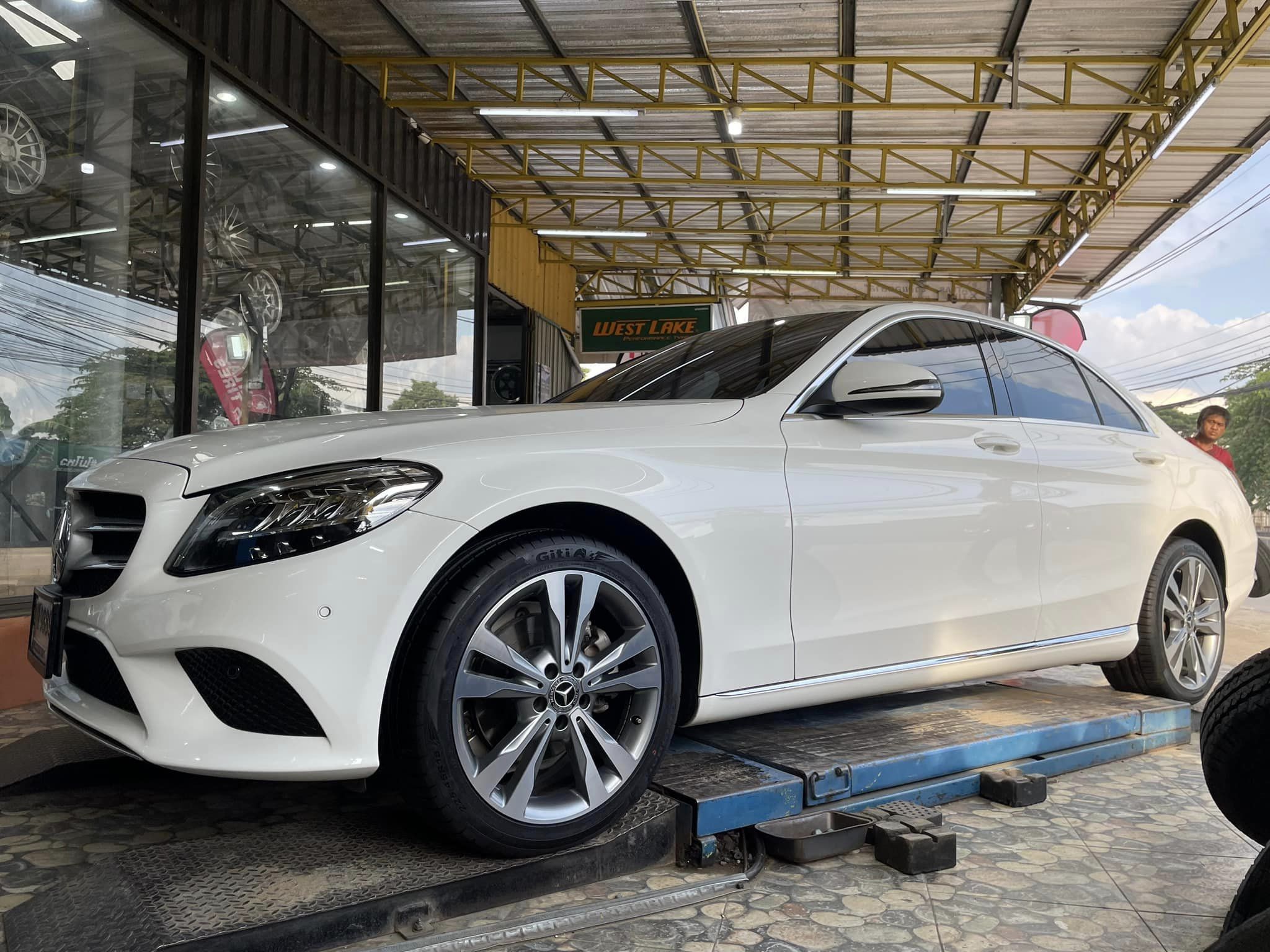 #Mercedes_Benz_C220d GITI_SportS2 225/45R18 245/40R18