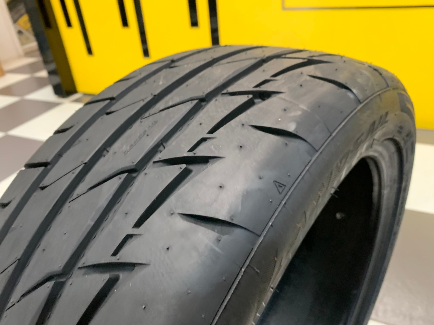 Landsail RS009 215-45R17 ยางลายซิ่ง ยางMade in Thailand ยางใหม่ปี2021