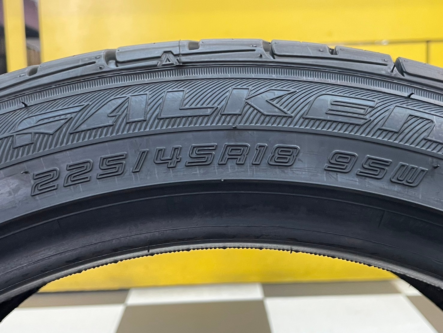 ยางใหม่ Falken ZE914 225/45R18 ยางใหม่ปี2024