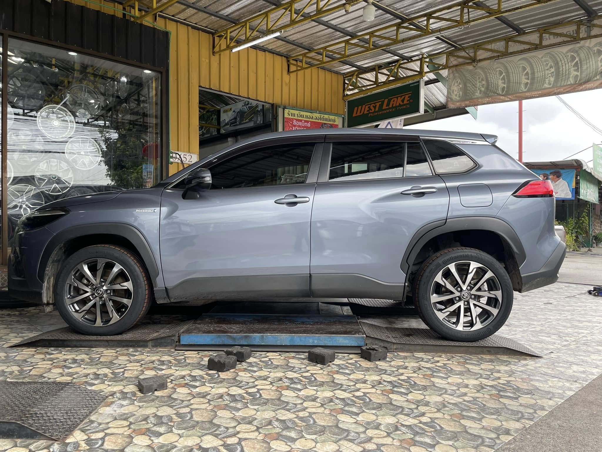 🛞❤️ #TOYOTA_CorollaCross 🚘เปลี่ยนยาง 🐘#Continental #MaxContactMC7 225/50R18