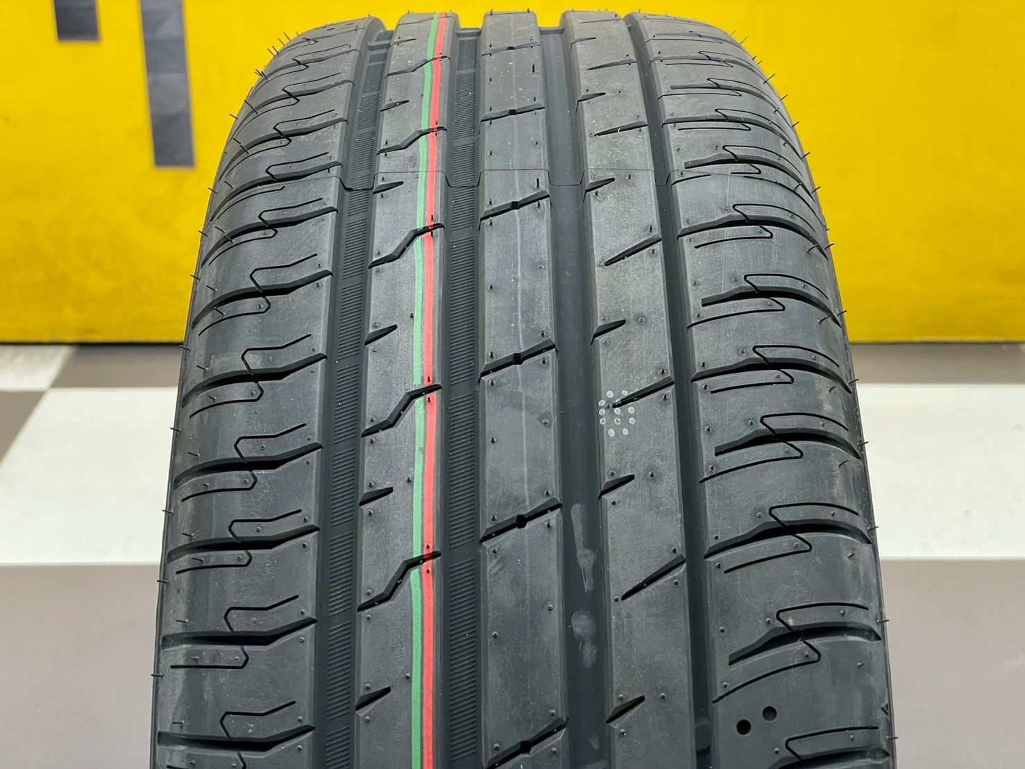 ยาง OTANI KN1000 ขนาด 215/55R17ยางใหม่ปี2025