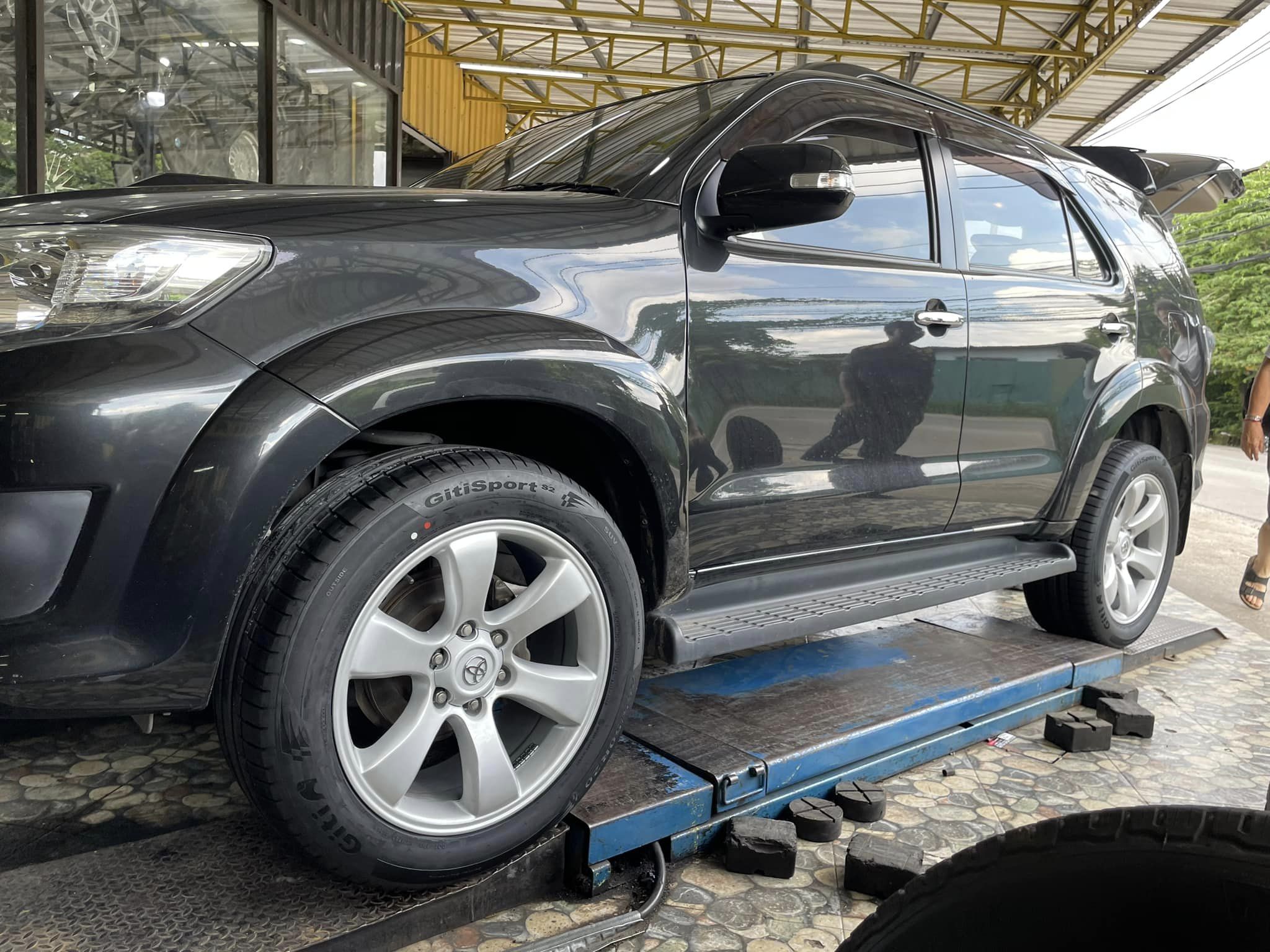 🚗#TOYOTA_FORTUNER🚘เปลี่ยนยาง 🛞#ยางจีที #ยางสปอร์ตสมรรถนะการขับขี่สูง 🛞 🛞#Giti_SportS2 265/50R20🛞