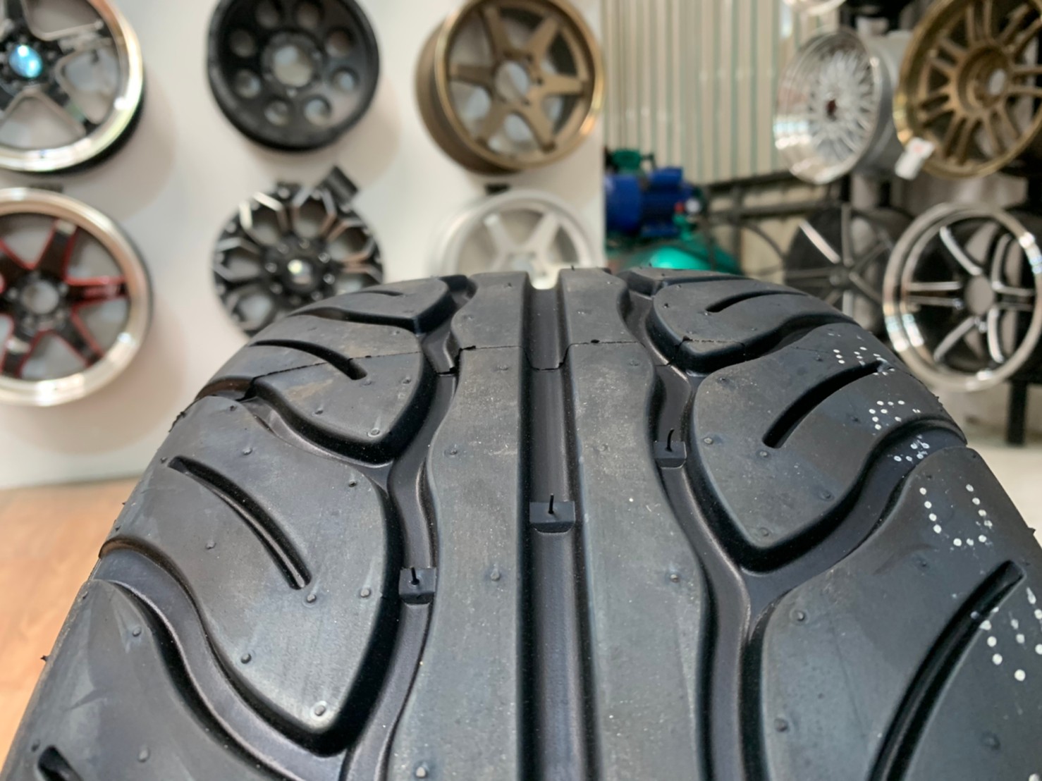 ยางซอฟ 195/50R15 Sailun Atrezzo R01 ยางไซลุนยางสปอร์ตลายซิ่ง ลายAD ยางใหม่ปี2021