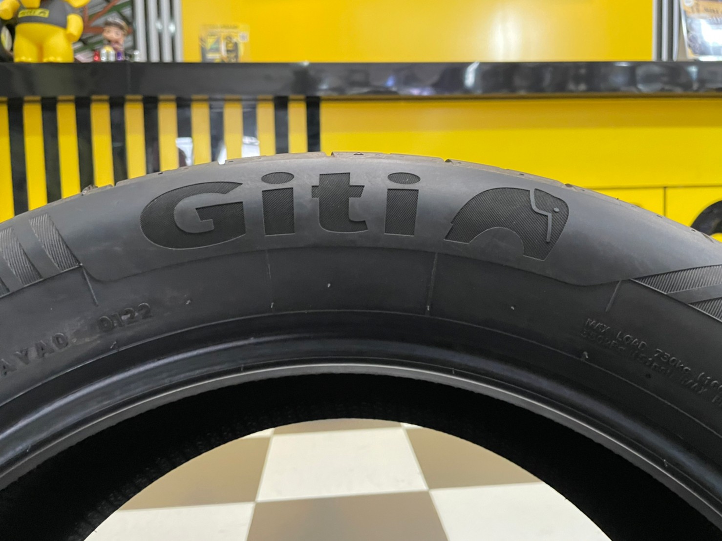 GITI Synergy H2 225/50R18 ยางใหม่ปี2022 ราคาโปรโมชั่นพิเศษ พร้อมติดตั้งฟรี