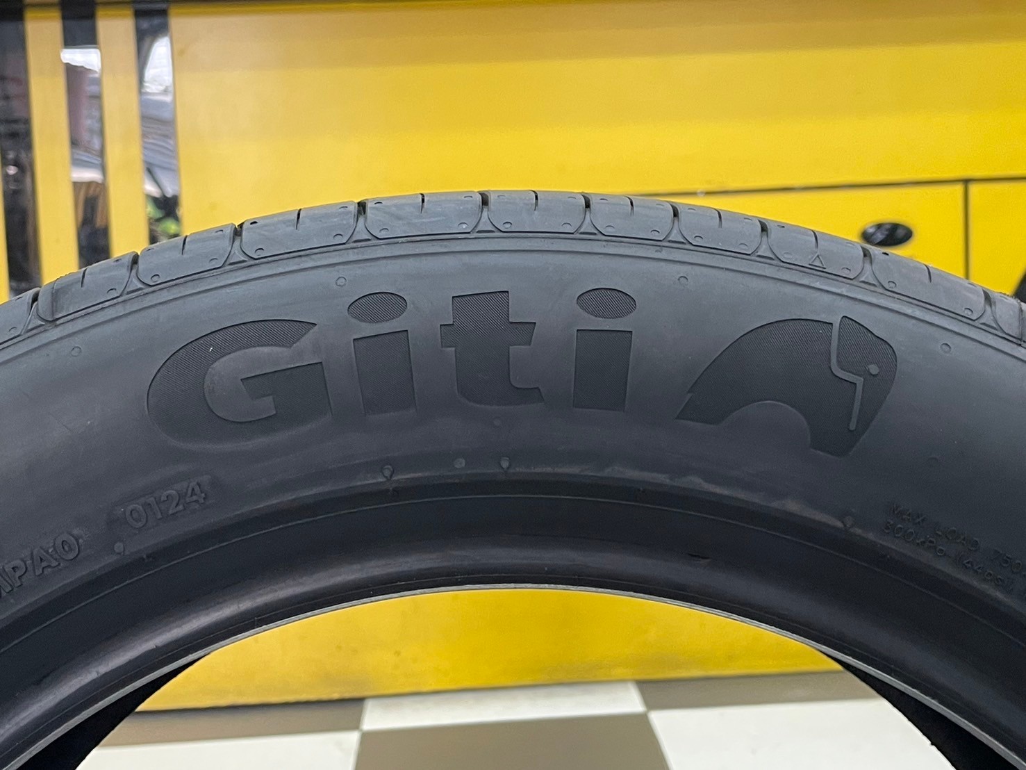 🔥Giti control P10 225/55R18 🔥ยางรถยนต์คุณภาพดี นุ่มเงียบ สมรรถนะสูง ยางใหม่ปี2024 ราคาพิเศษ