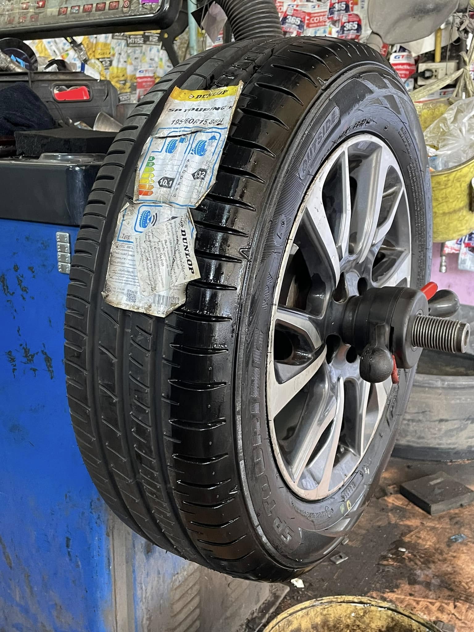 🛞❤️ #NISSAN_ALMERA 🚘เปลี่ยนยาง 🐘#DUNLOP #SP #TOURING #R1 195/60R15 ❤️ 🛞 #บริการตั้งลงศูนย์🛠