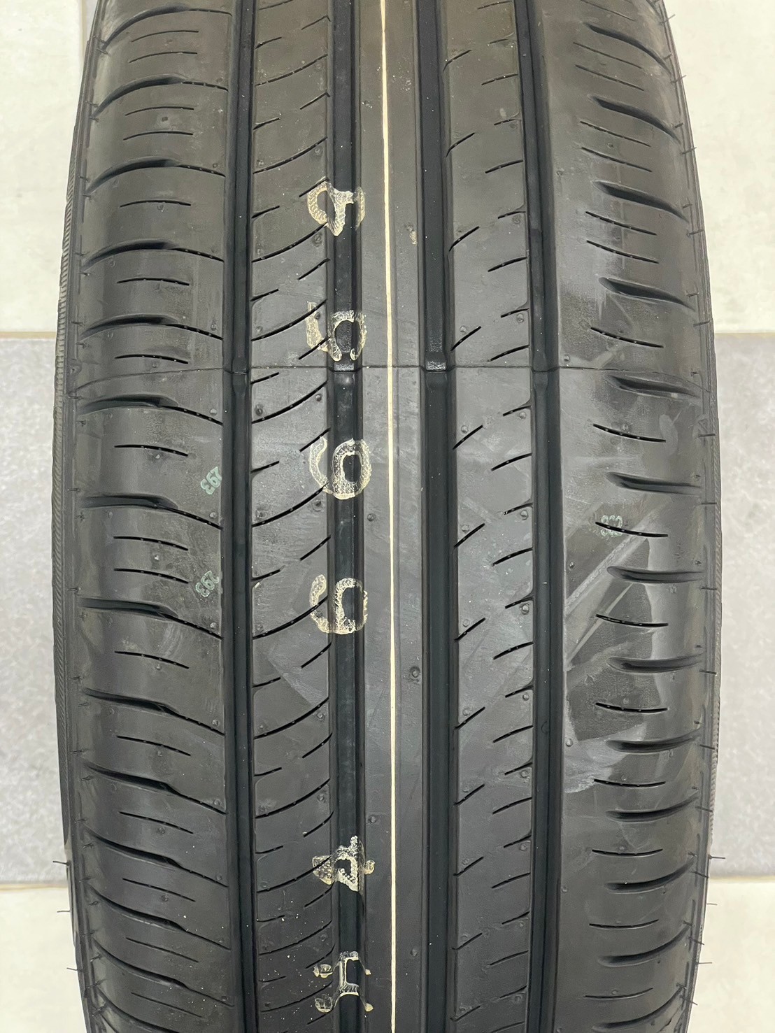 DUNLOP ENASAVE EC300+ 215/60R16 ยางใหม่ปี2024