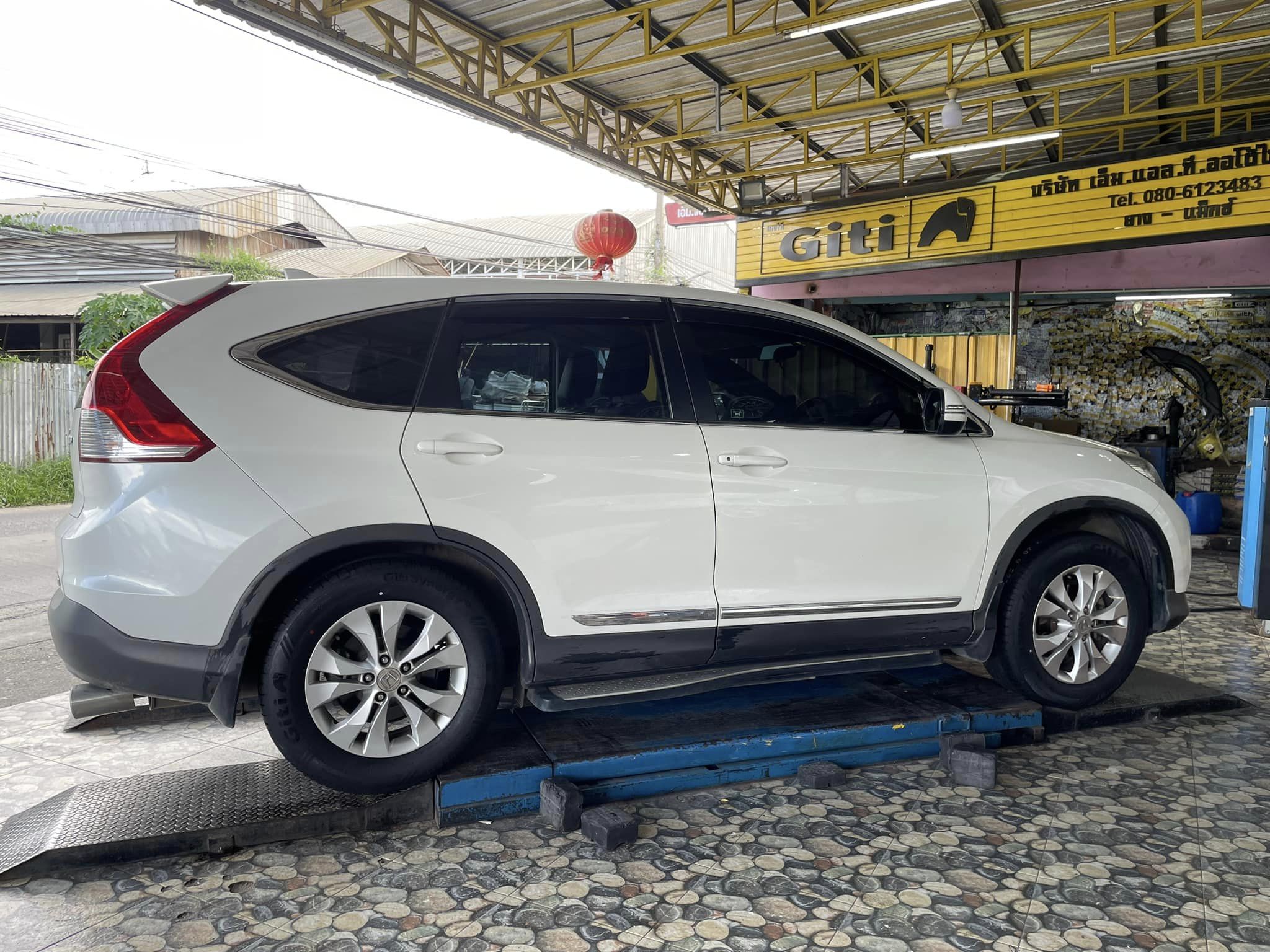 HONDA CRV เปลี่ยนยาง GITI SYNERGYH 2 225/65R17