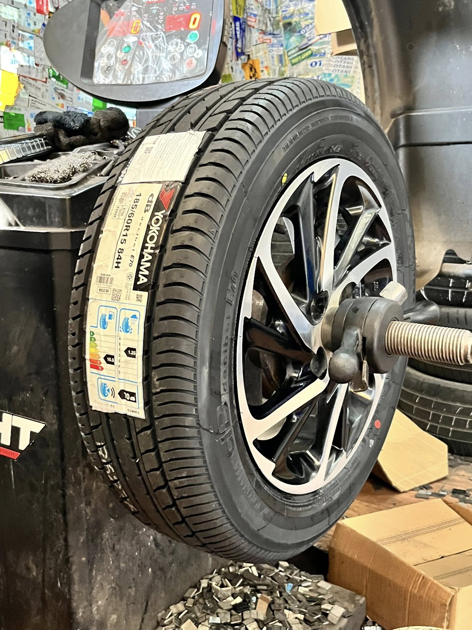 TOYOTA_YARIS🚘เปลี่ยนยาง 🛞🐘#YOKOHAMA_E70_185/60R15