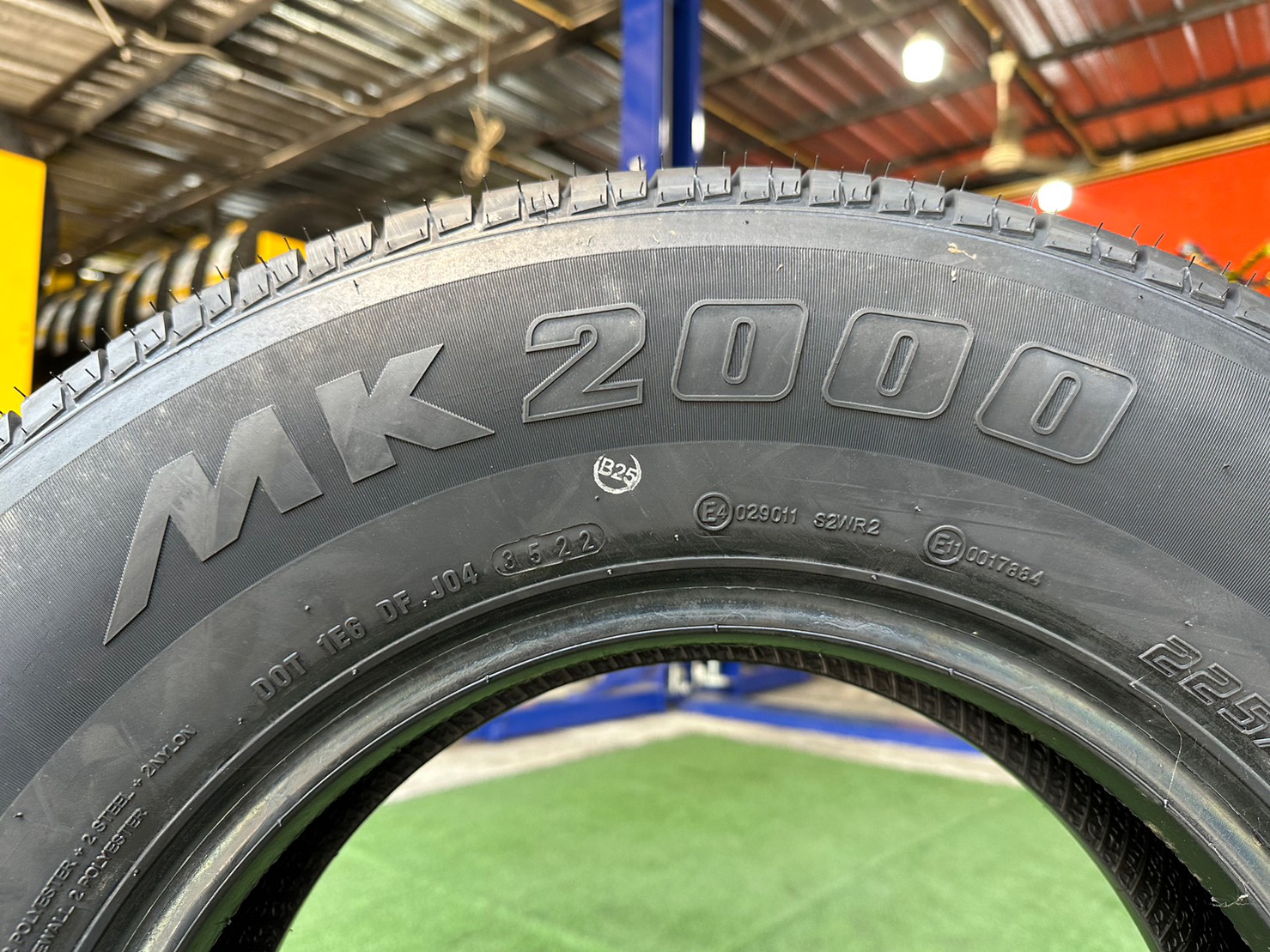 OTANI MK2000 225/75R15 ยางใหม่ ราคาพิเศษพร้อมติดตั้งฟรี สามารถสอบถามเพิ่มเติมได้ค่ะ