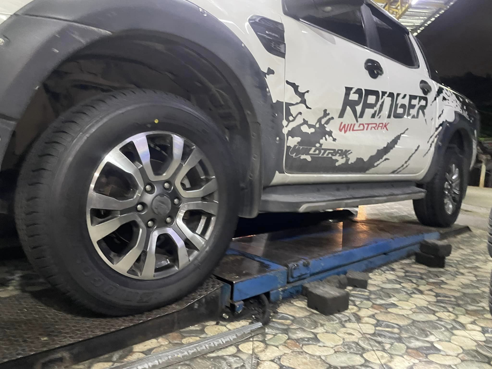 🛞❤️ #FORD_RANGER 🚘 เปลี่ยนยาง🛞🐘#RRIDGESTONE_D684ll_265/60R18