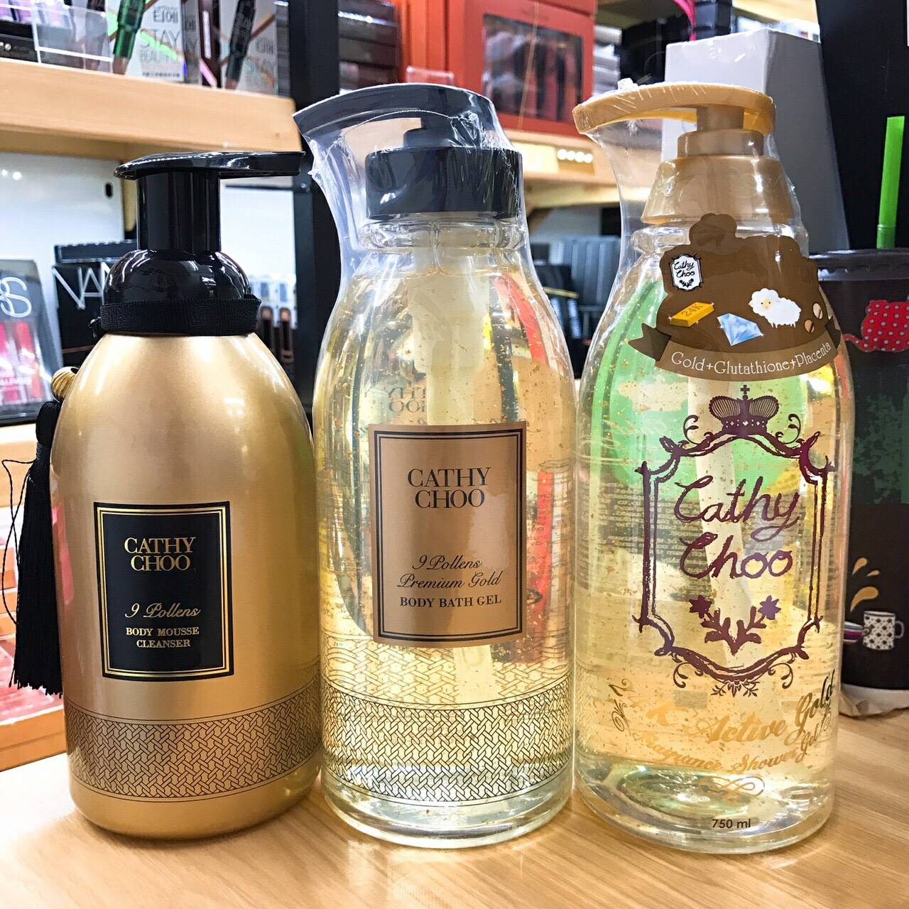 Cathy Choo 9 Pollens Premium Gold Body Bath Gel 750ml.เจลอาบน้ำเกสรเก้า ทองคำ