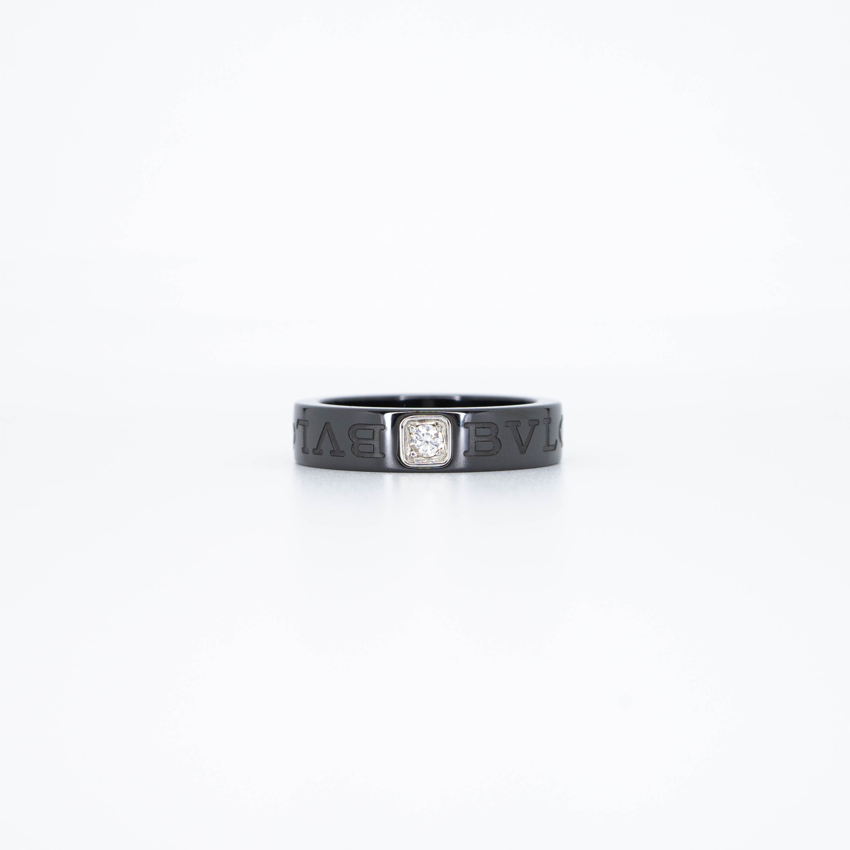 แหวน Bvlgari Bvlgari Ring with Diamond on Ceramic ทองขาว18k ไซส์ 51# (Used)