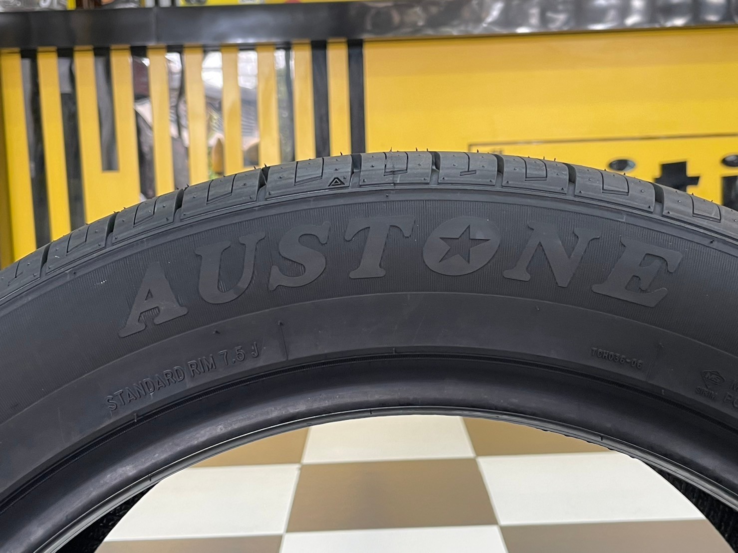 ยางใหม่ AUSTONE SP602 235/50R18 ยางผลิตไทย คุ้มค่ารับประกันบาดบวมเบียดตำ180วันเคลมฟรี ยางใหม่ปี2024