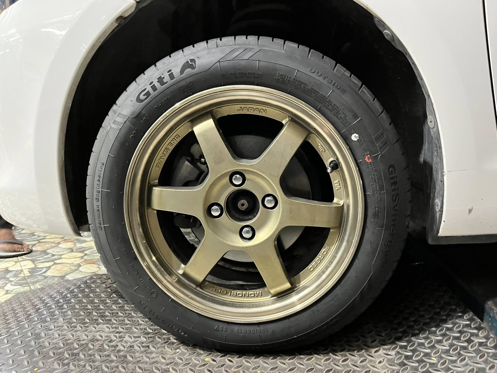 TOYOTA_VIOS🚘เปลี่ยนยาง 🛞🐘#GITI_SynergyH2_195/55R15