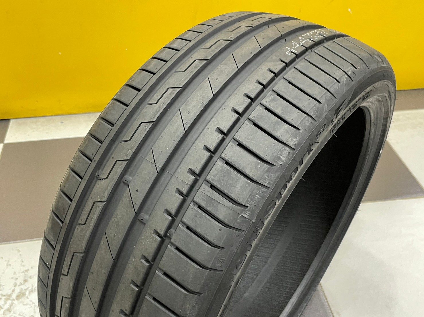 GITI SPORT S2 225/40R19 ยางใหม่ปี2023