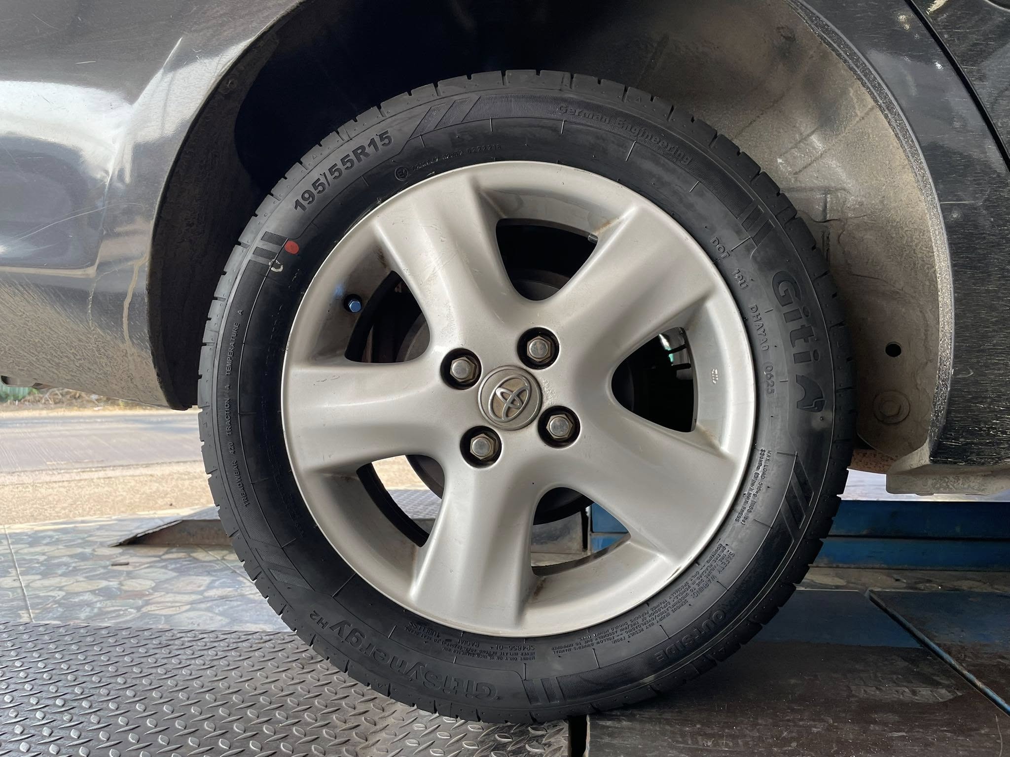 🛞❤️ #TOYOTA_VIOS🚘เปลี่ยนยาง 🛞🐘#GITI_SynergyH2_195/55R15 #ยางคุณภาพดีนุ่มเงียบ