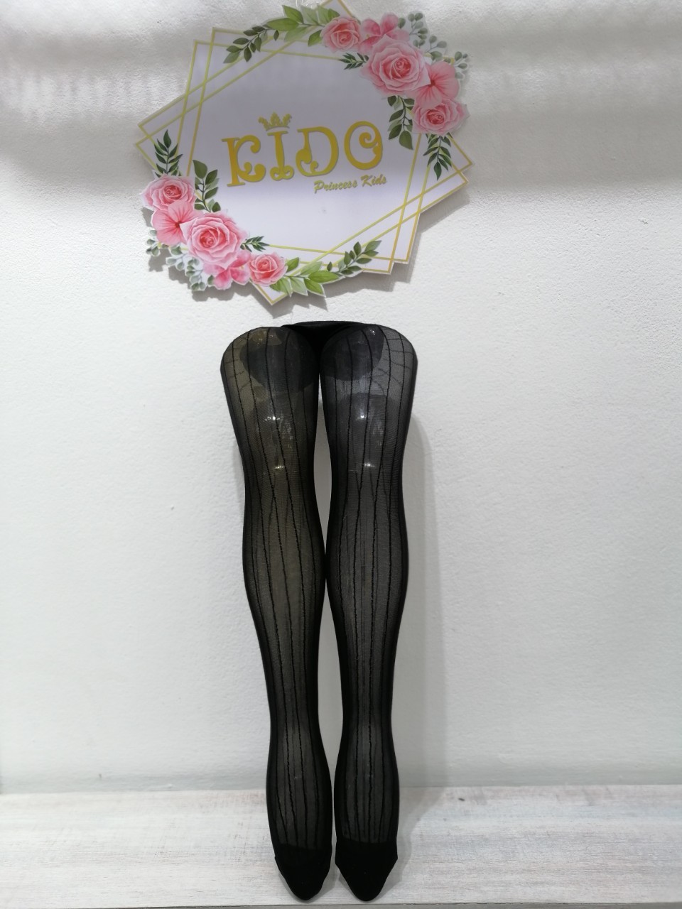 ถุงน่องเด็ก(หน้าร้านอยู่รัชดา)L050 สีดำ เนื้อซีทรูลายลง