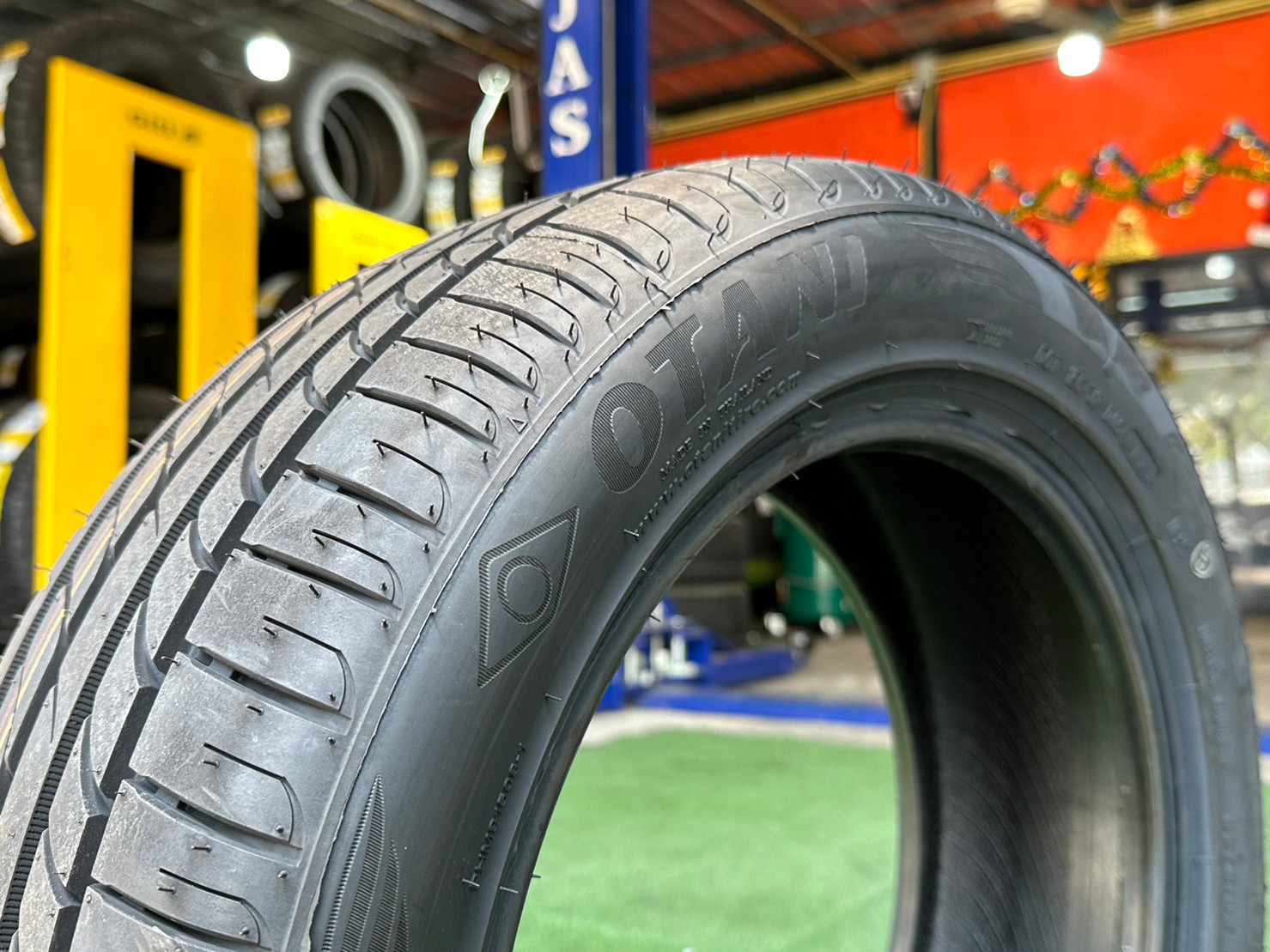 OTANI EK1000 185/55R15 ยางใหม่ปี2023 ราคาพิเศษพร้อมติดตั้งฟรี สามารถสอบถามเพิ่มเติมได้ค่ะ