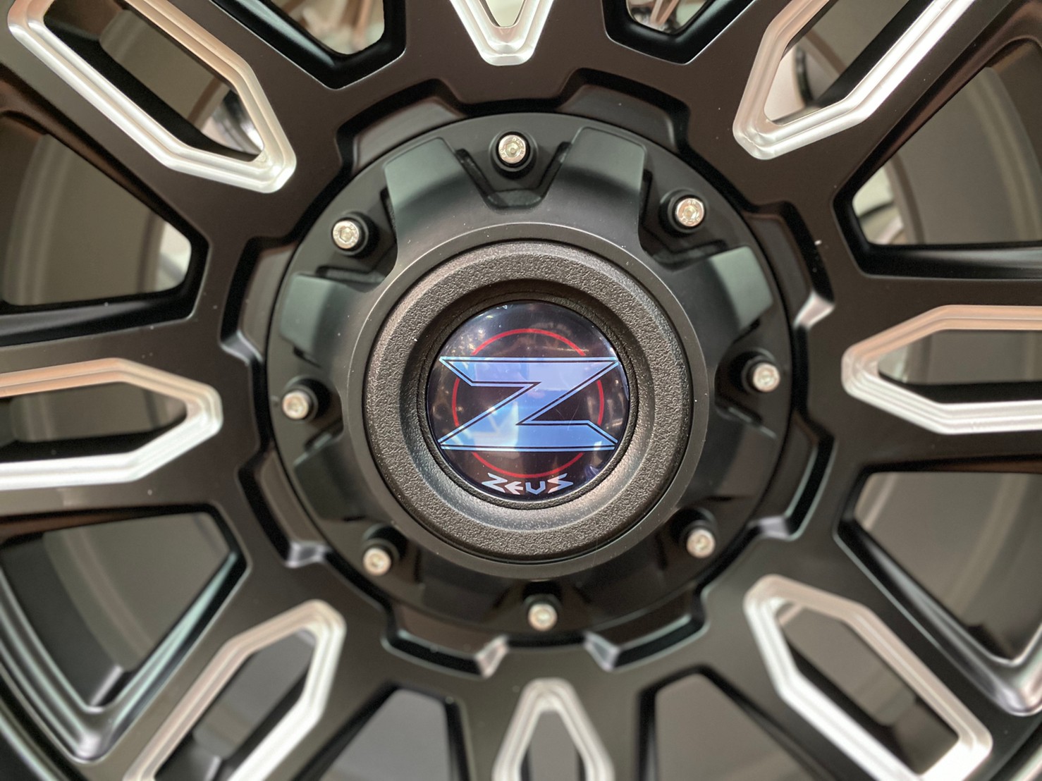 ล้อแม็กซ์ ZEUS By Lenso รุ่น ZEUS-16 ล้อขอบ16 กว้าง8.5 ออฟ0 6รู139.7 สีดำด้านมิลลิ่ง(MBWA)