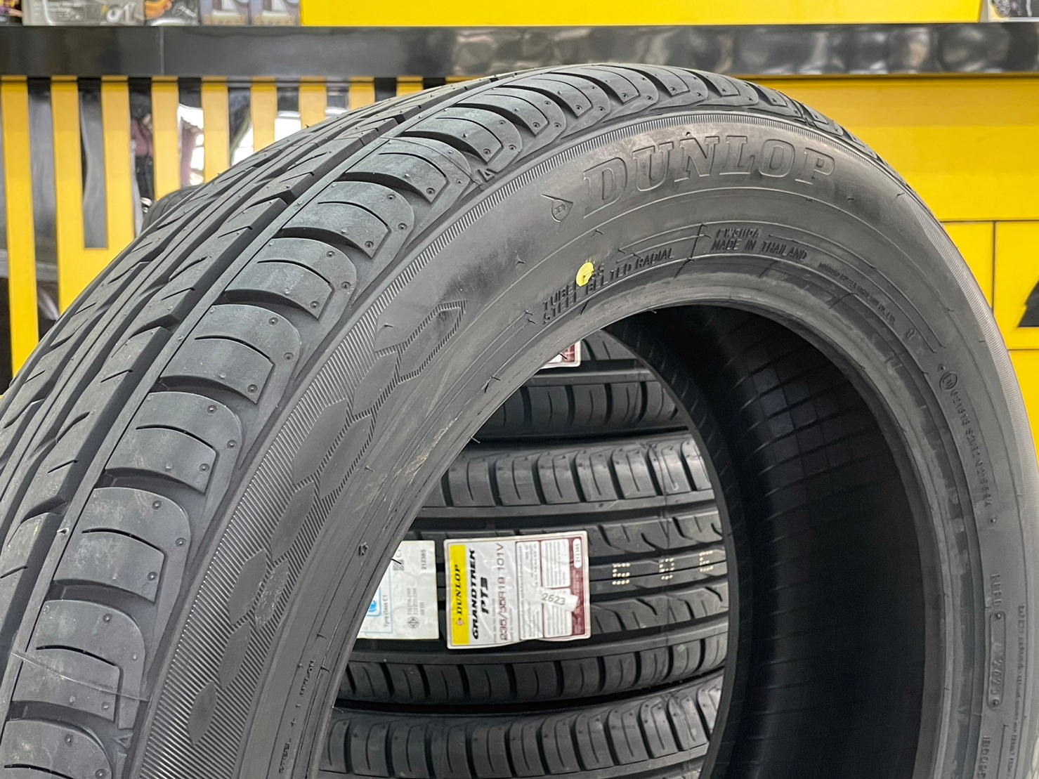 DUNLOP GRANDTREK PT3 235/55R19 ยางใหม่ปี2023