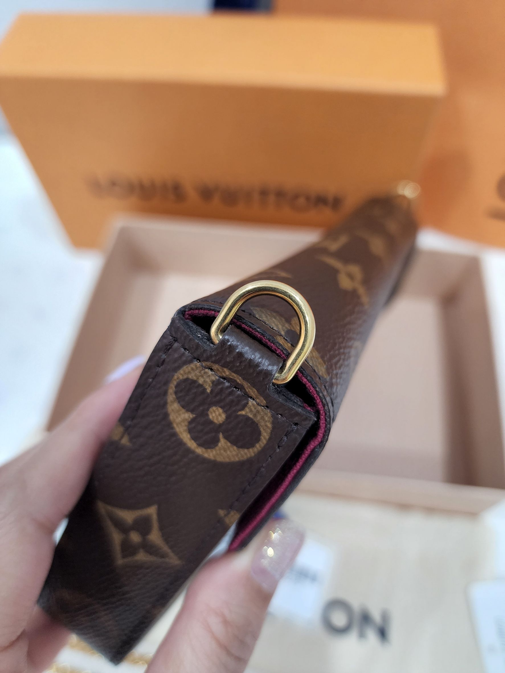 Lv felicie pochette มือสอง