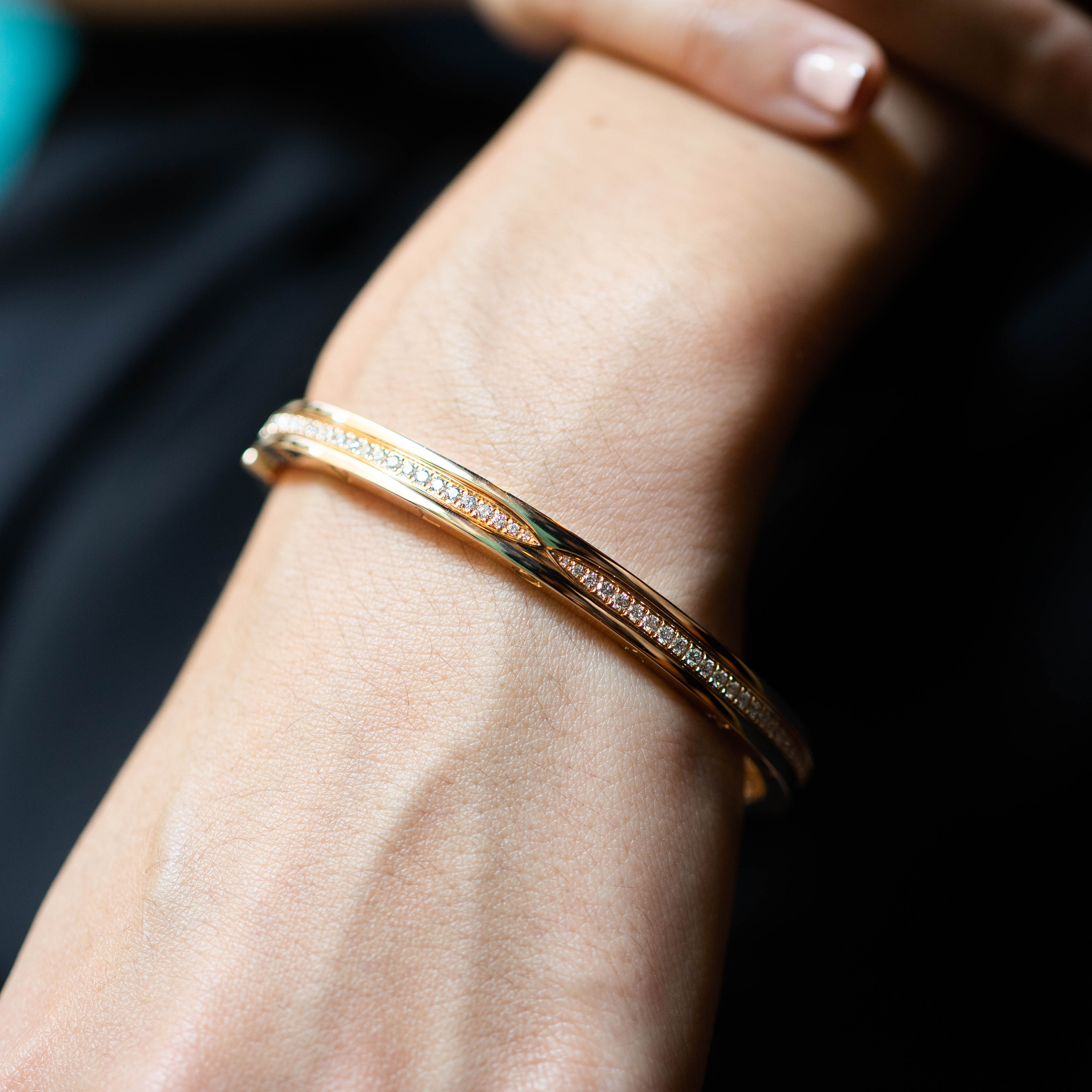 **Sold** กำไล Bvlgari B.zero1 Bracelet Set with Pavé Diamonds on The Spiral ทองชมพู18K ไซส์M (17) (Used) +กล่องและการ์ดShopไทย2022