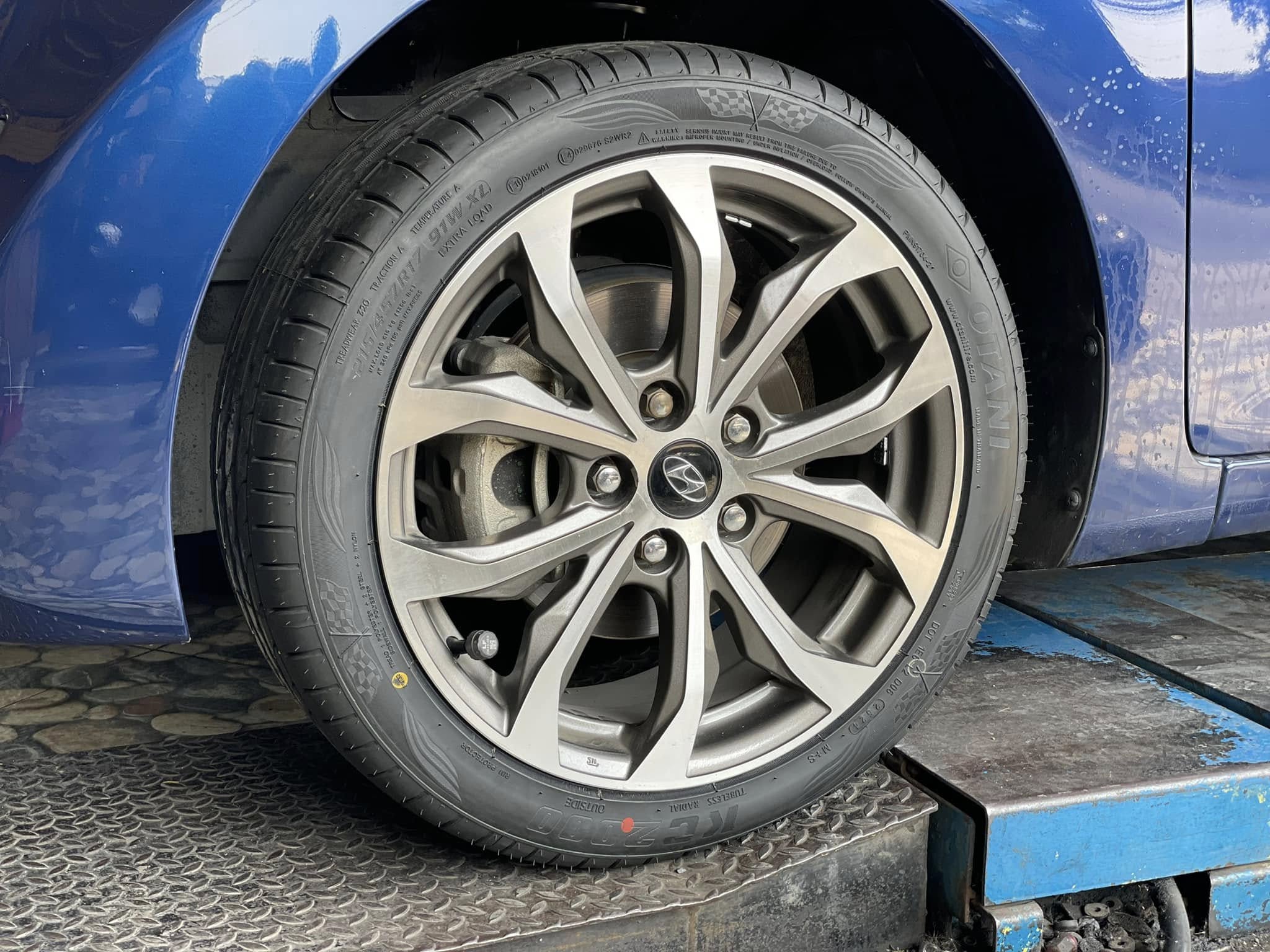🚘 #HYUNDAI_ELANTRA🙏 #OTANI #KC2000 215/45R17 #บริการตั้งศูนย์ล้อ🛞