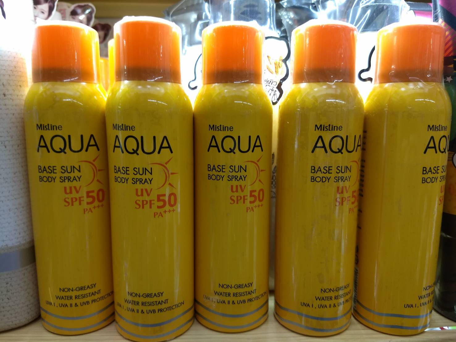 Mistine Aqua Base Sun Body Spray 100 ml. SPF 50 PA+++สเปรย์กันแดดสำหรับผิวกาย