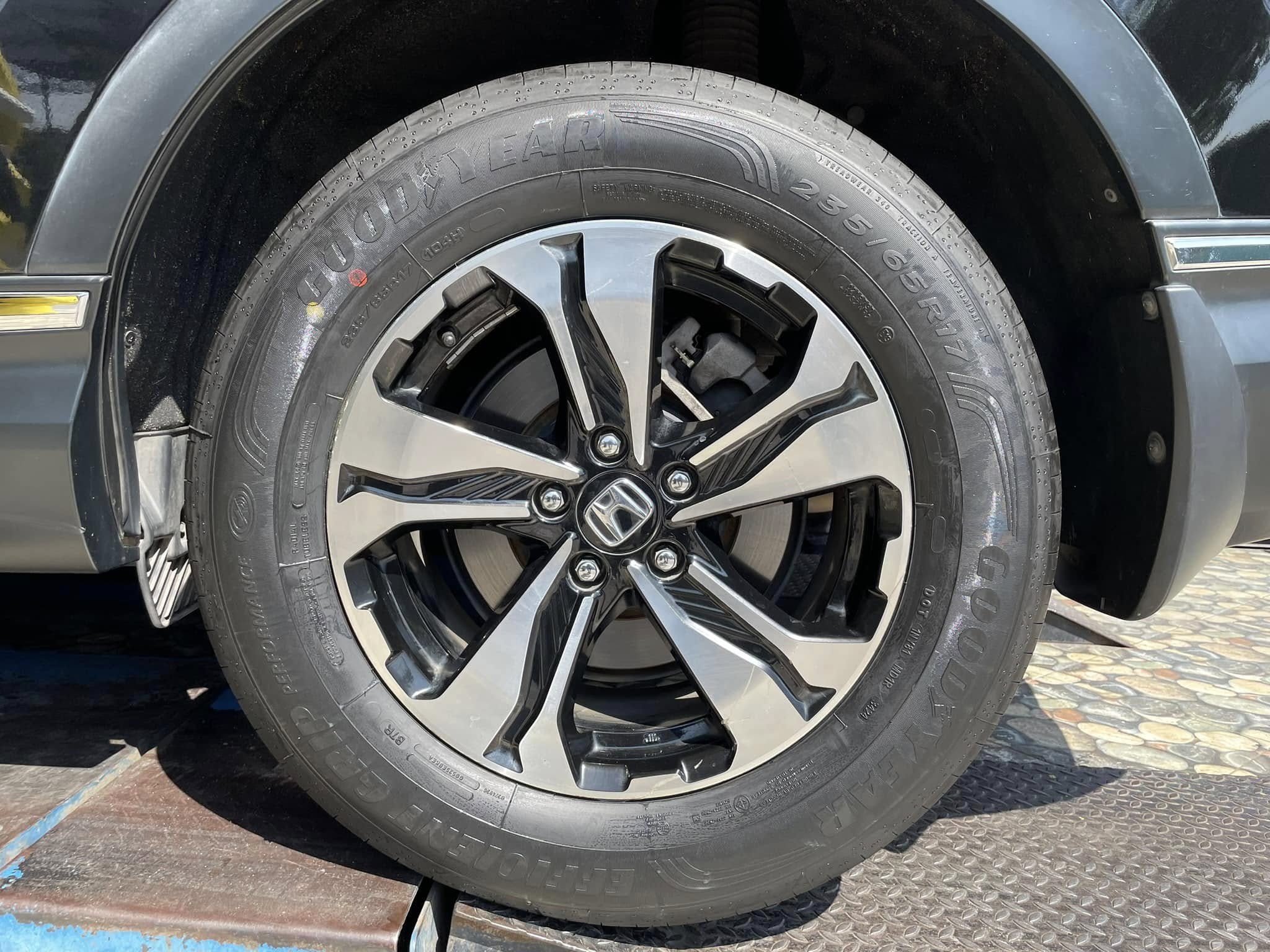 🛞❤️ #HONDA_CRV 🚘เปลี่ยนยาง 🛞🐘#GOODYEAR_EFFICIENTGRIP_235/65R17