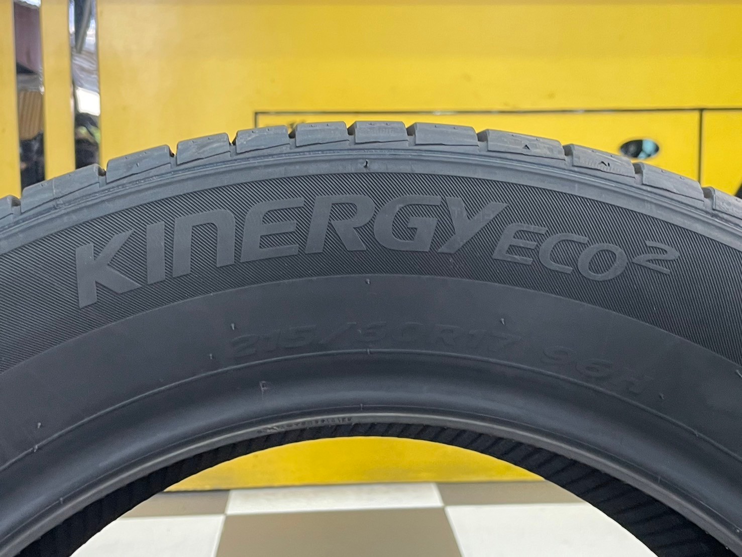 HANKOOK 215/60R17 รุ่น KINERGY ECO2 ยางใหม่ปี2024