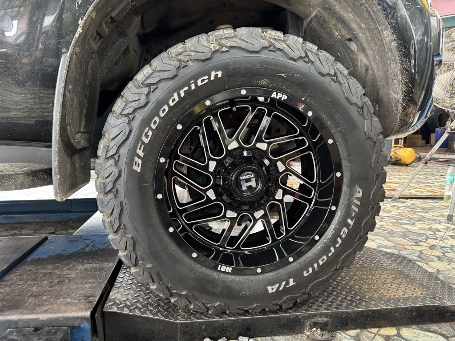 FORD_RANGER🚘เสริมหล่อ เป็นล้อสายลุย 🛞🐘#ล้อHAMMER H01 18X9 6X139.7 ET0 BKS