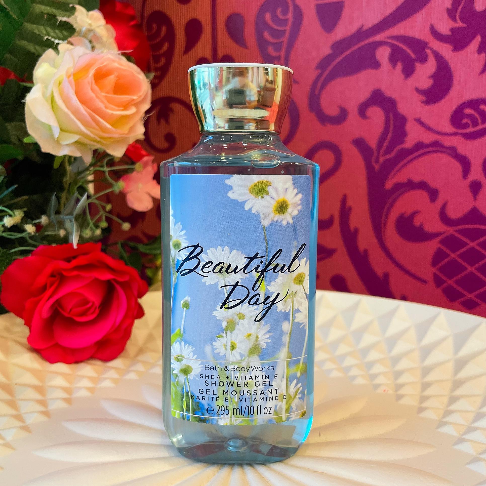 BBW เจลอาบน้ำ ดีงามที่สุด กลิ่นBeautiful Day ผสมน้ำหอม ของแท้ เราใช้เองเลยซื้อเผื่อลูกค้าค่ะ ขวดใหญ่ Bath and Body Works Shower Gel 295ml