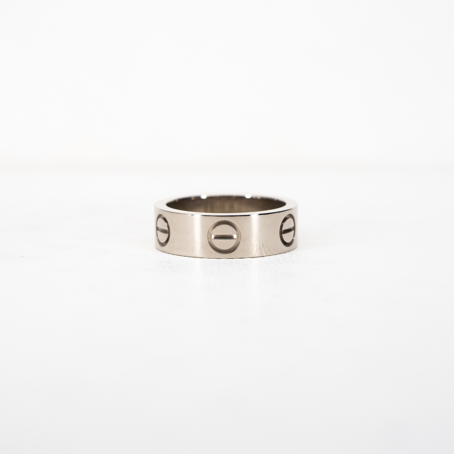 แหวน Cartier Love ทองขาว18K ไซส์ 46# (Used)