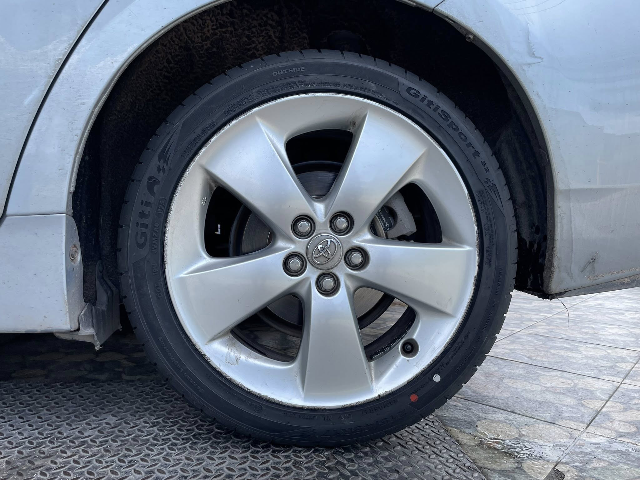 TOYOTA_PRIUS 🚘เปลี่ยนยาง 🛞🐘#GITI_SportS2_215/45R17