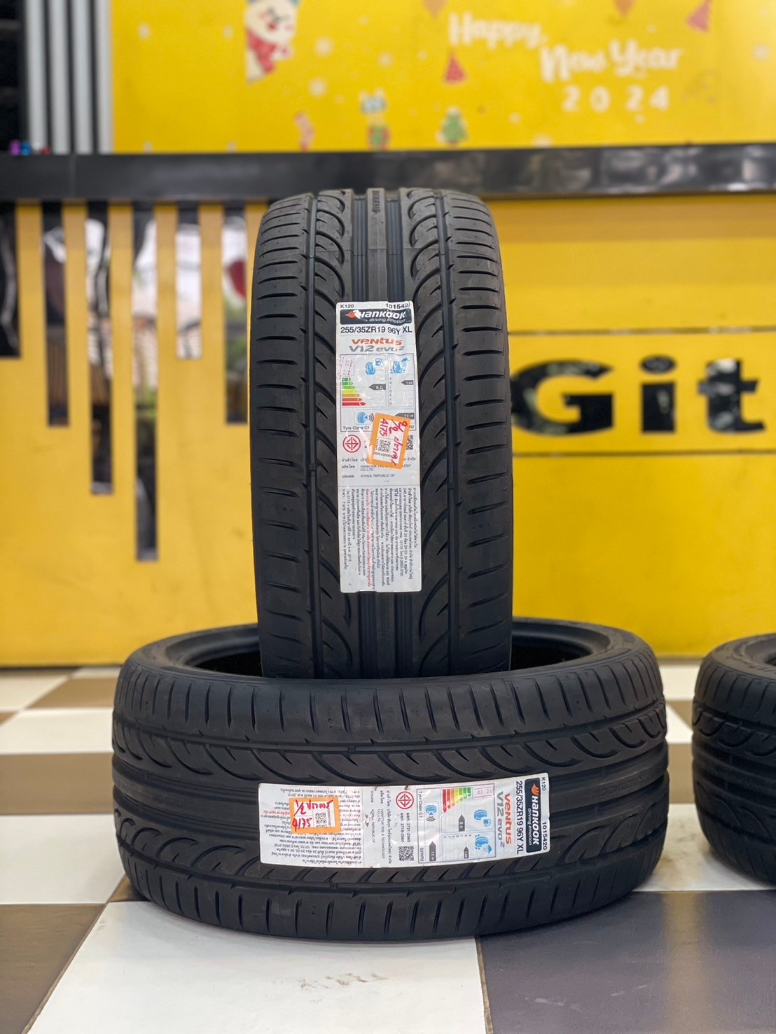 ยางHANKOOK รุ่น VENTUS V12 *evo 2 225/40R19 ยางใหม่ปี2023 255/35R19 ยางใหม่ปี2024