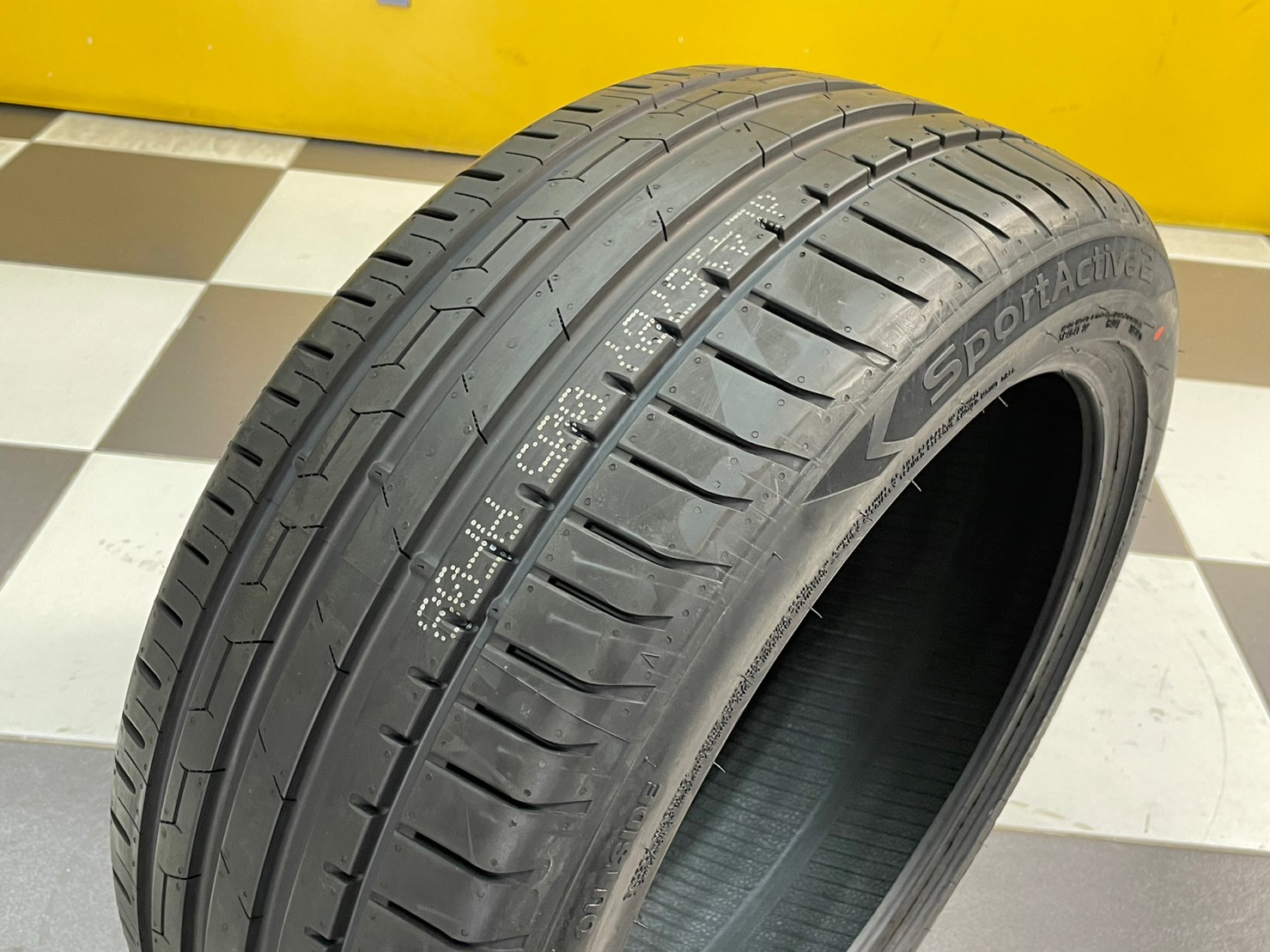 ยาง GT RADIAL SportActive2 235/45R18 ยางใหม่ปี2023