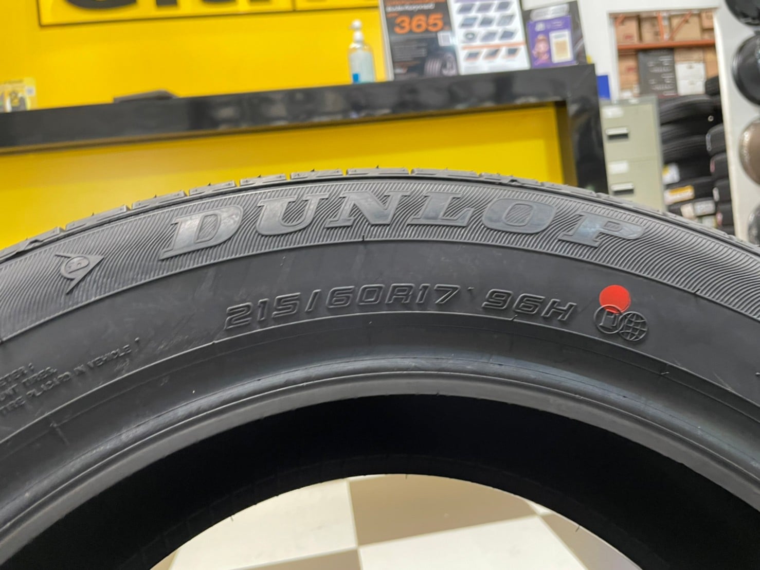 ยางใหม่ DUNLOP ENASAVE EC300+ 215/60R17 ยางใหม่ปี2023