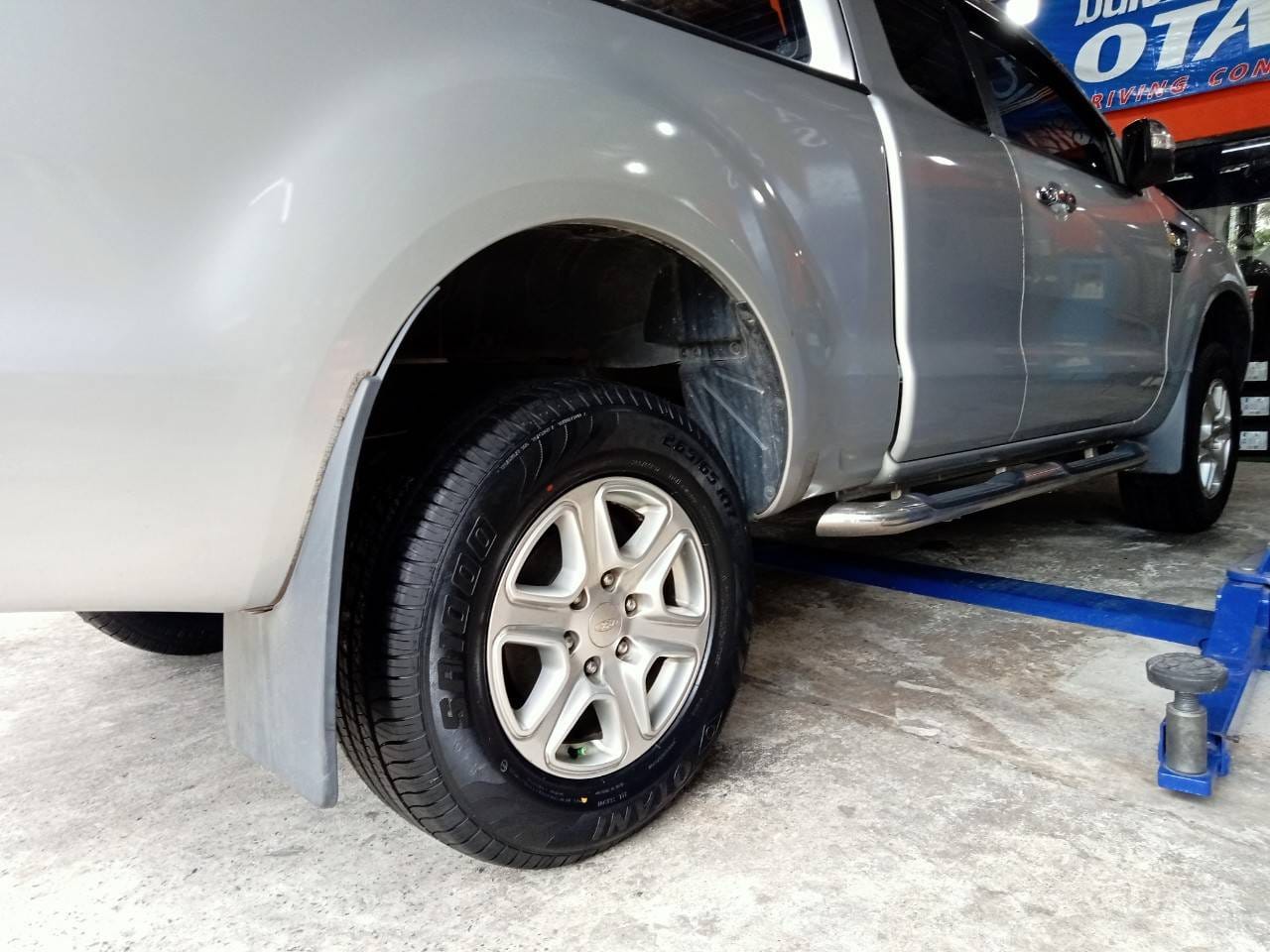 เปลี่ยนยาง🚘 #FORD_RANGER #มั่นใจใช้ยางโอตานิ 🛞 ￼#OTANI #SA1000 265/65R17