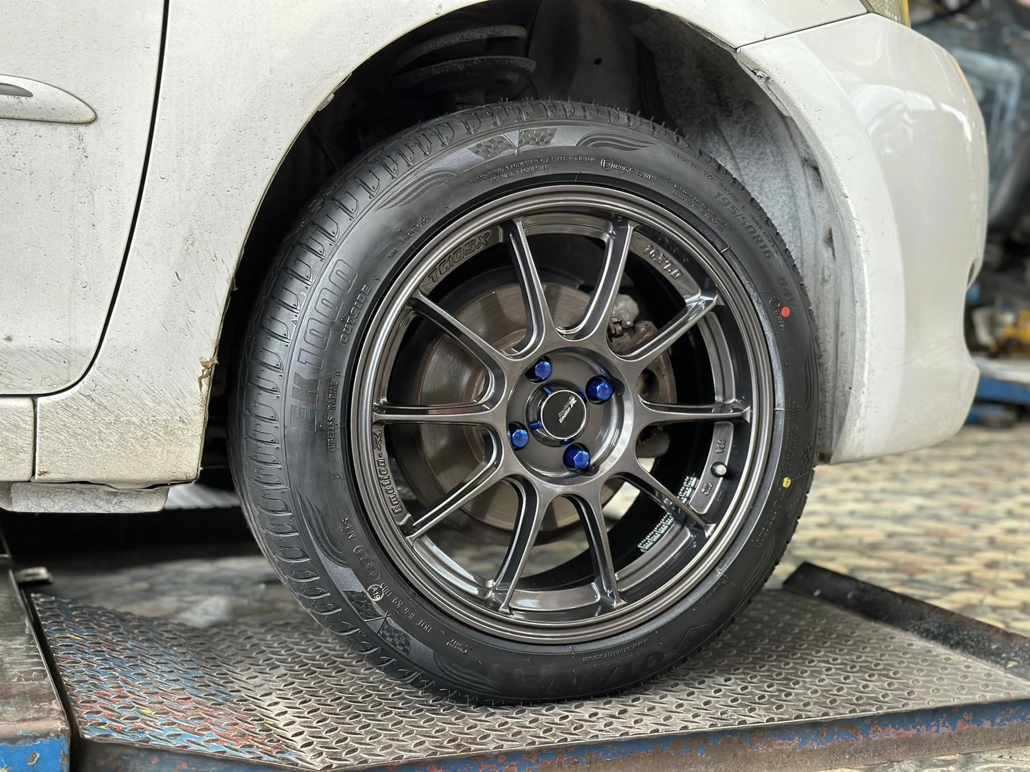 👉 ถูกใจวัยรุ่นสายเก๋ง 🚗🚘 🛞#TC105X 16x7 ET35 4x100🛞 สีไฮเปอร์แบล็ค #EmotionR BY #EmotionR พร้อมยางไทย #OTANI_EK1000 195/50R16 ⚙️ของแถมครบชุด🚗
