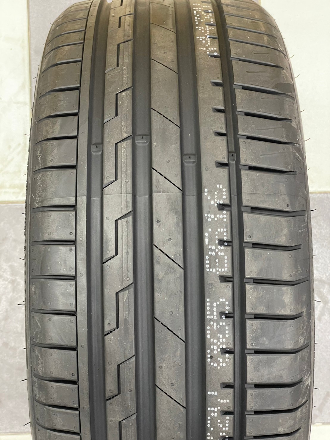 GITI SPORT S2 225/40R19 ยางใหม่ปี2023