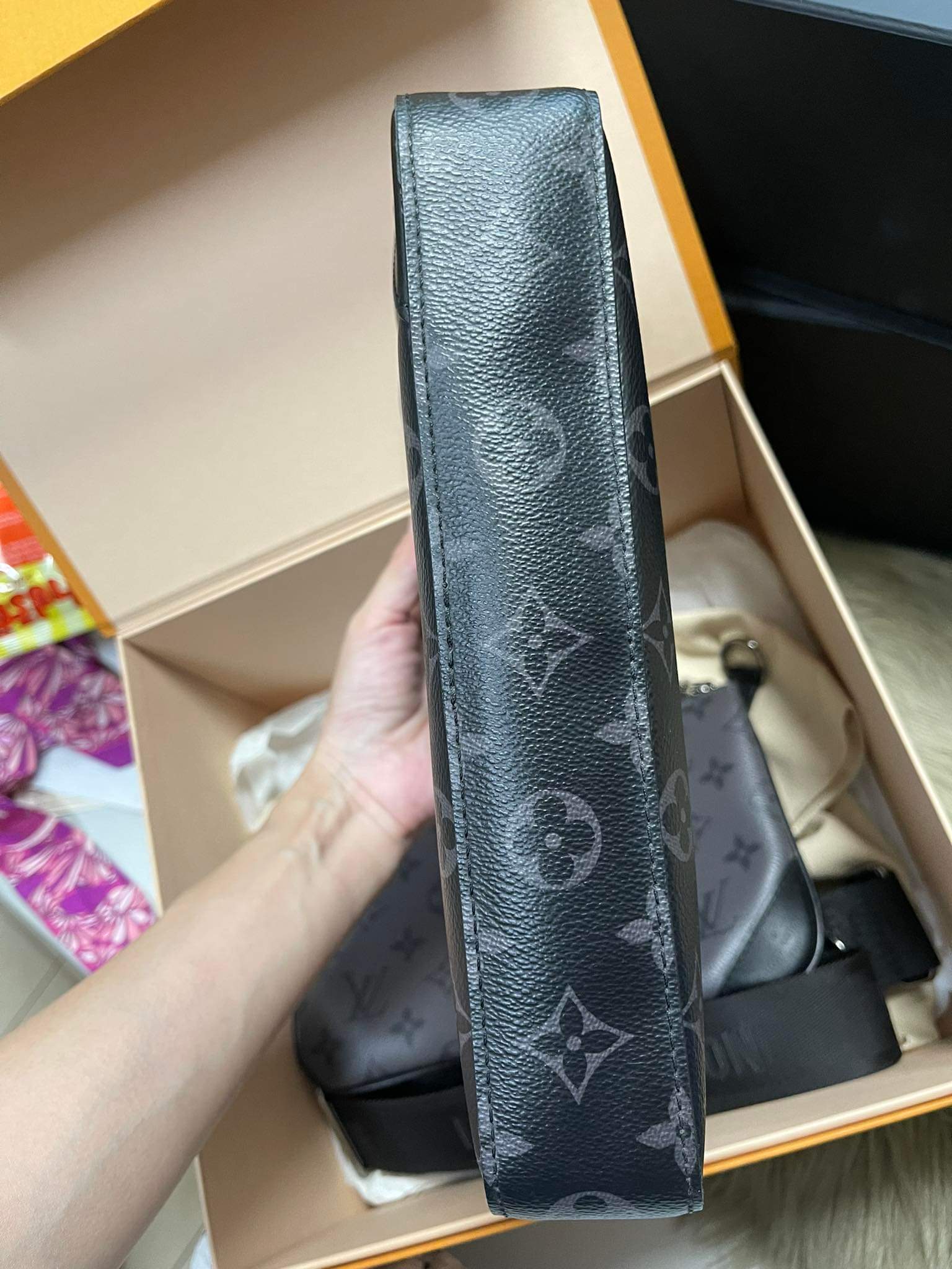 lv trio messenger bag มือสอง