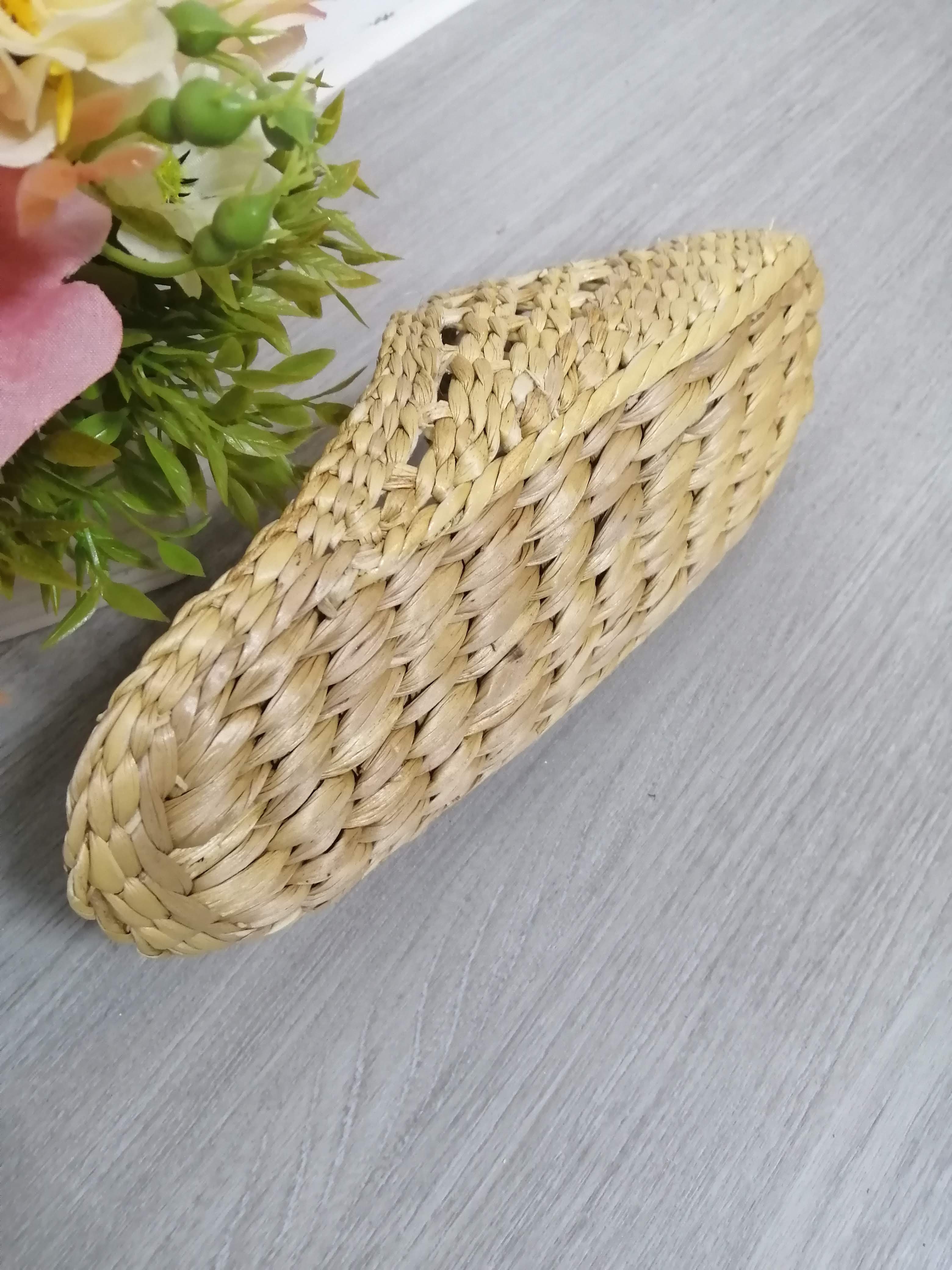 BSS202W : รองเท้าสานผักตบชวา ราคาส่ง 1โหล 12คู่