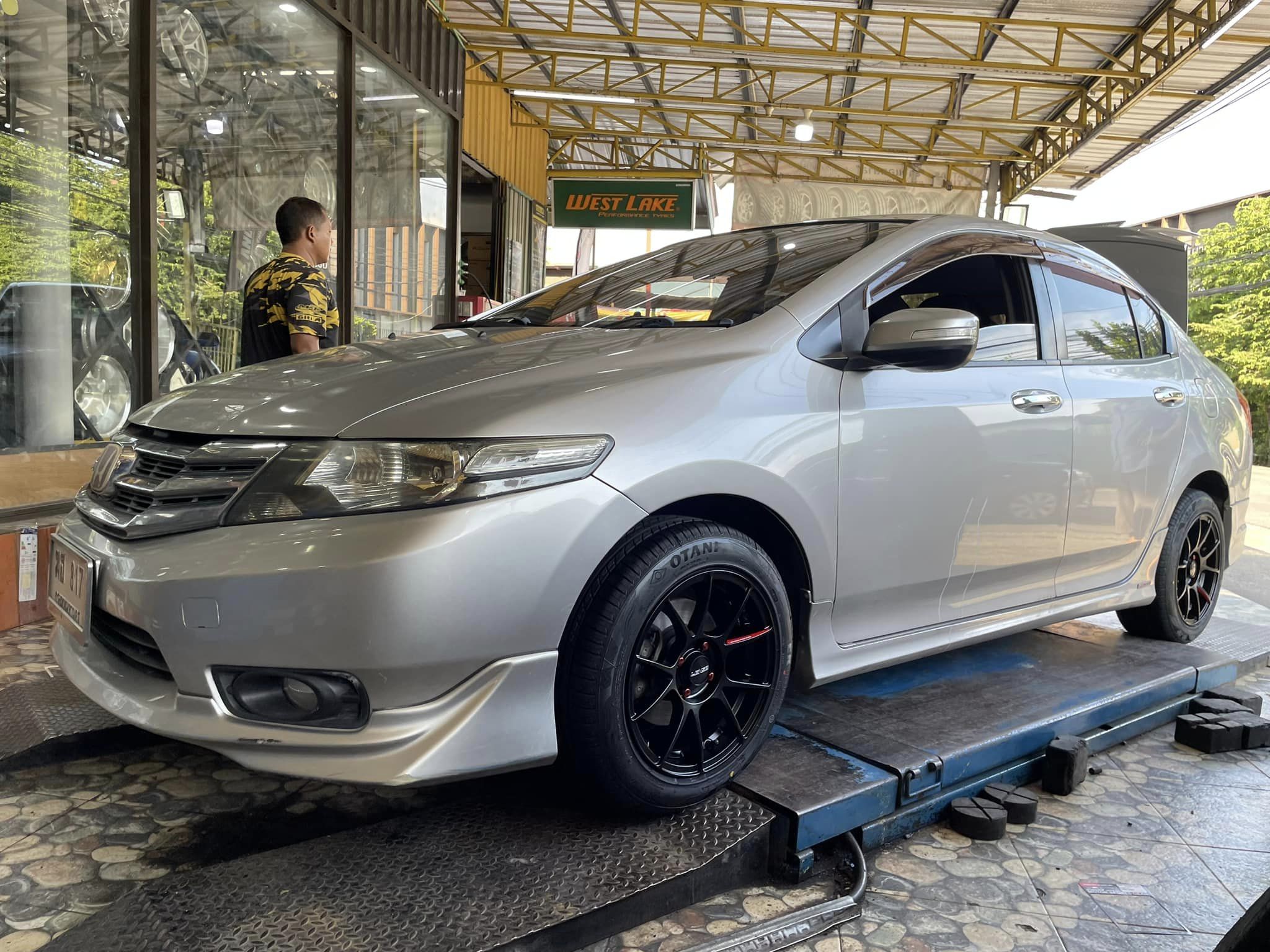 🚘 #HONDA_CITYจัดครบจบที่เดียว ล้อโปร #OTANI #EK1000 195/55R15🔥 🔥🔥 #ล้อแม็กซ์LENSO 91G 15X7 ET+35 4X100 SatinBlack❤️