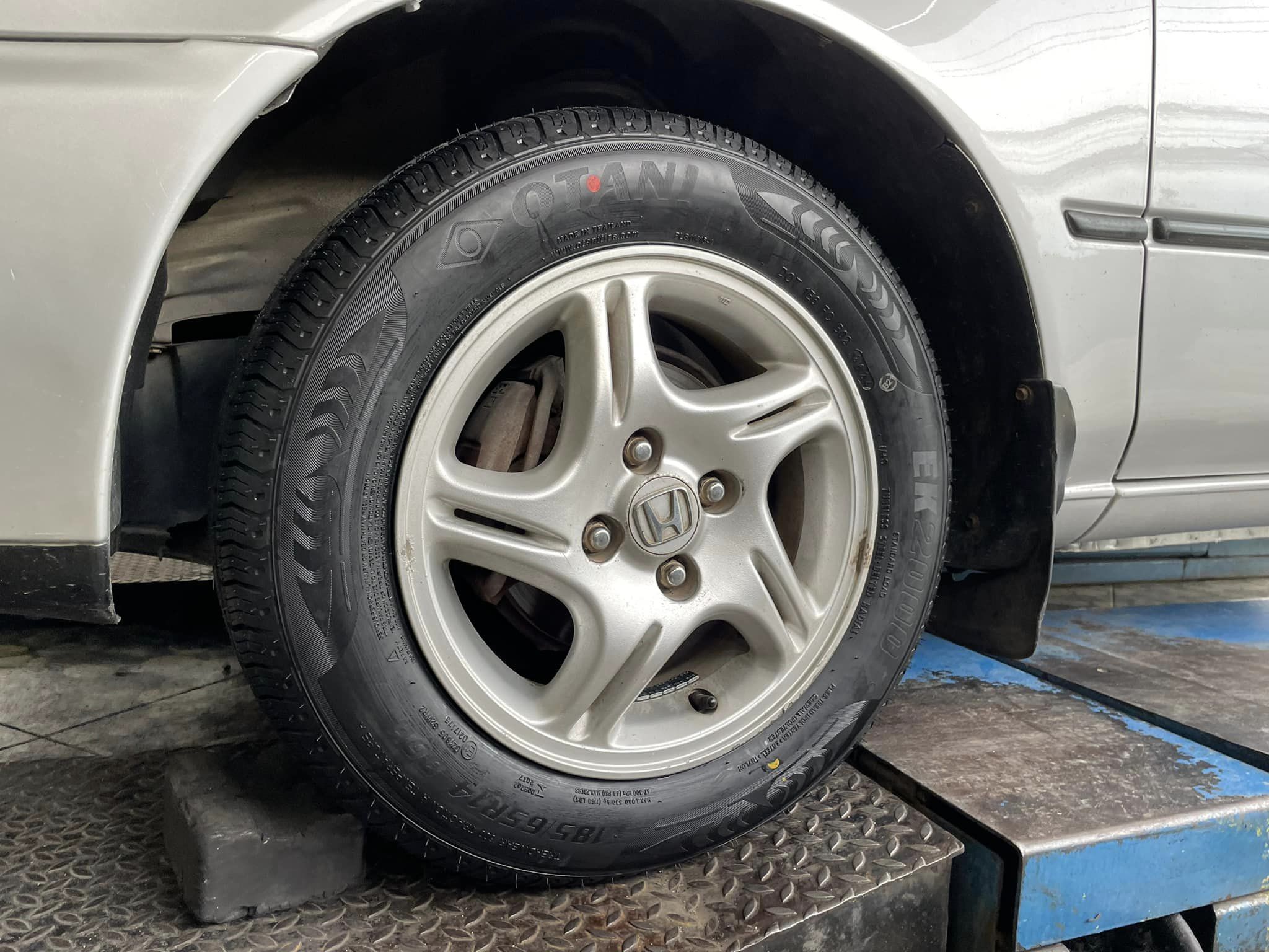 🚘 #TOYOTA_COROLLA #OTANI #EK2000 185/65R14