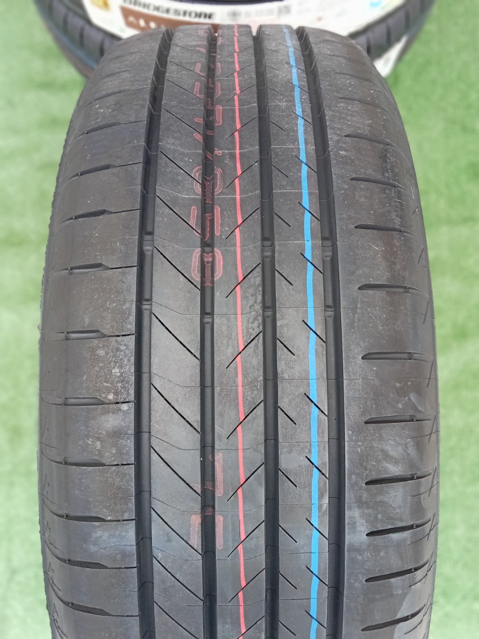 ยางใหม่ Bridgestone Alenza 001 215/55R17 ยางใหม่ปี2024