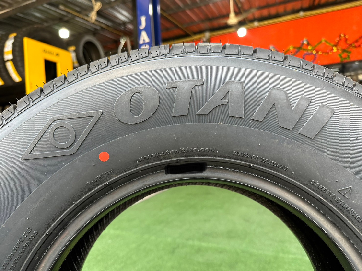 OTANI MK2000 225/75R14 ยางใหม่ปี2023 ราคาพิเศษพร้อมติดตั้งฟรี สามารถสอบถามเพิ่มเติมได้ค่ะ
