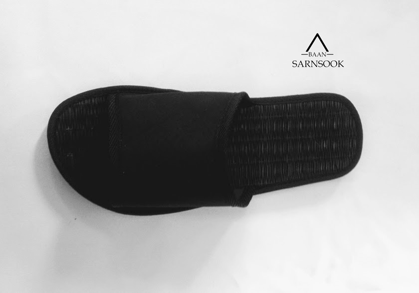 BSS304R: รองเท้าแตะสานแบบสวมสีดำ ราคาส่ง 1 โหล 12คู่